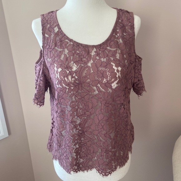 𝅺eclipse l Cold Shoulder Lace Top - Picture 1 of 8